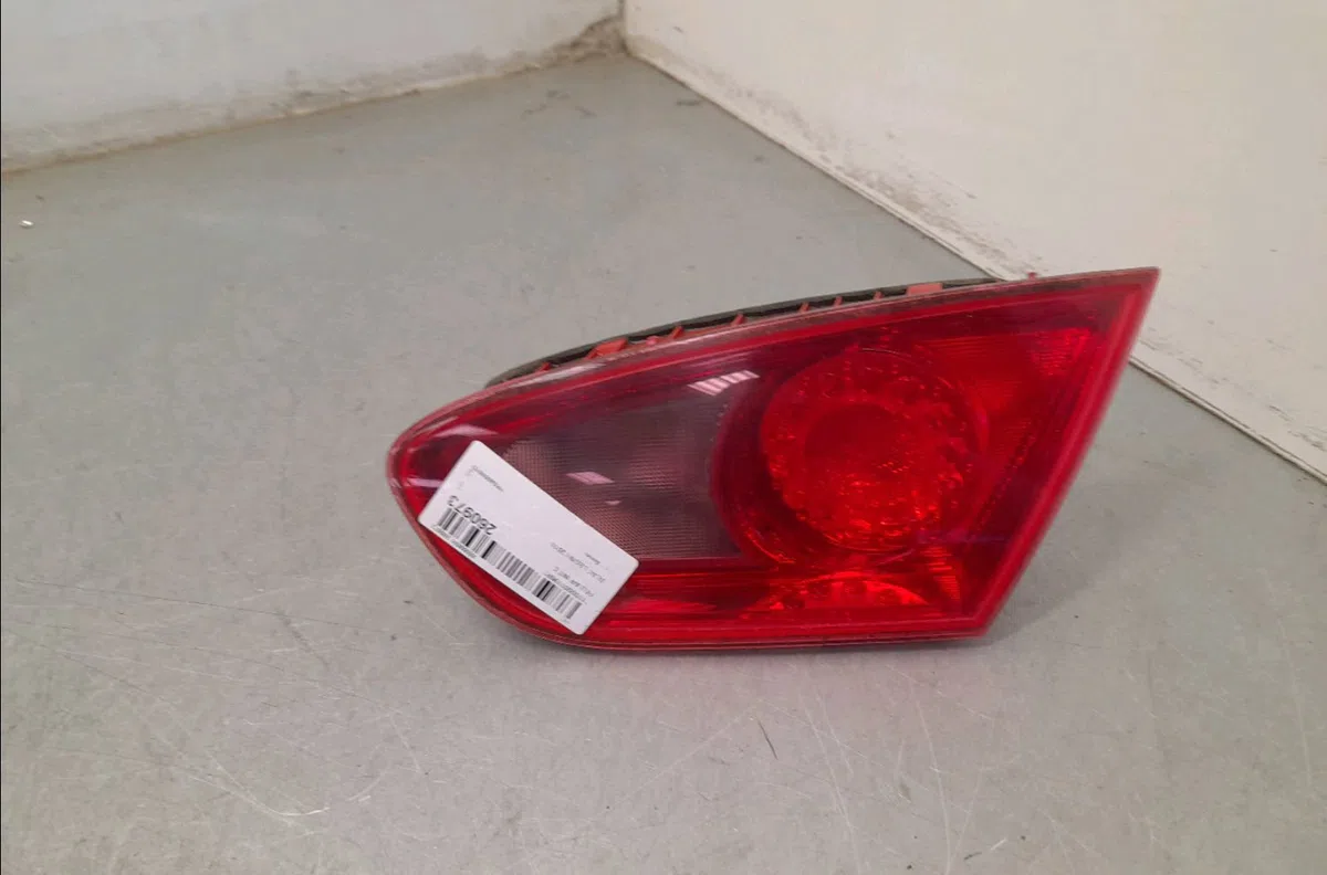 Feu arrière intérieur droit Seat LEON (1P1) 1.9 tdi (2005-2010) 5 portes occasion