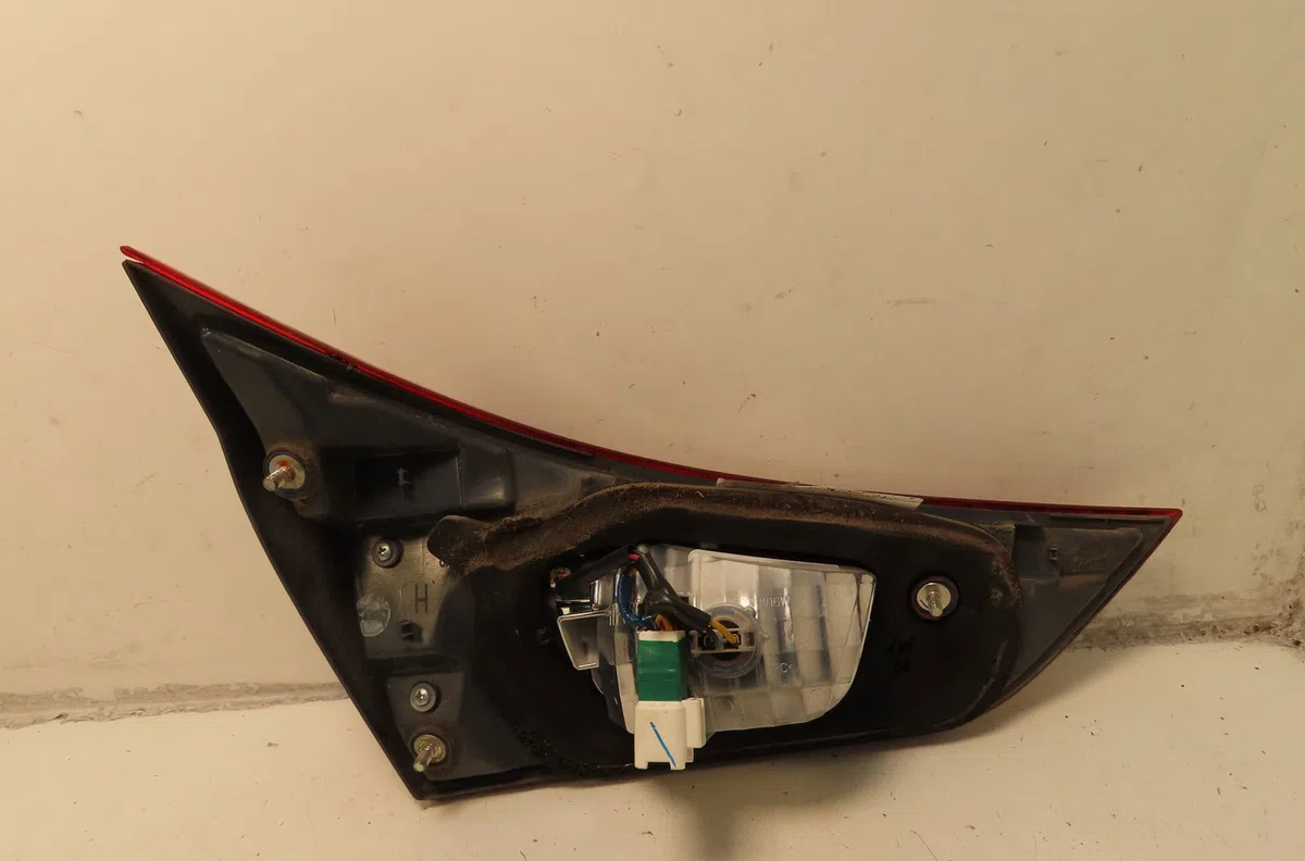 Feu arrière intérieur droit Toyota AURIS (_E18_) 1.2 (nre185_) (2015-2018) occasion