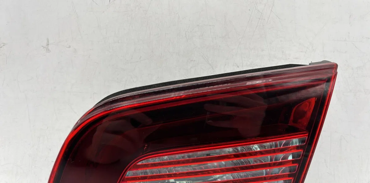 Feu arrière intérieur droit VOLKSWAGEN EOS CABRIO PHASE 1 occasion