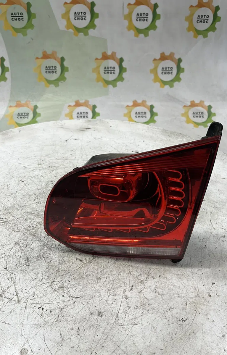 Feu arrière intérieur droit VOLKSWAGEN GOLF 6 occasion