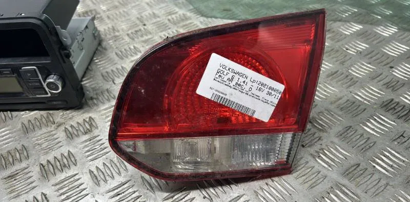 Feu arrière intérieur droit VOLKSWAGEN GOLF 6 occasion