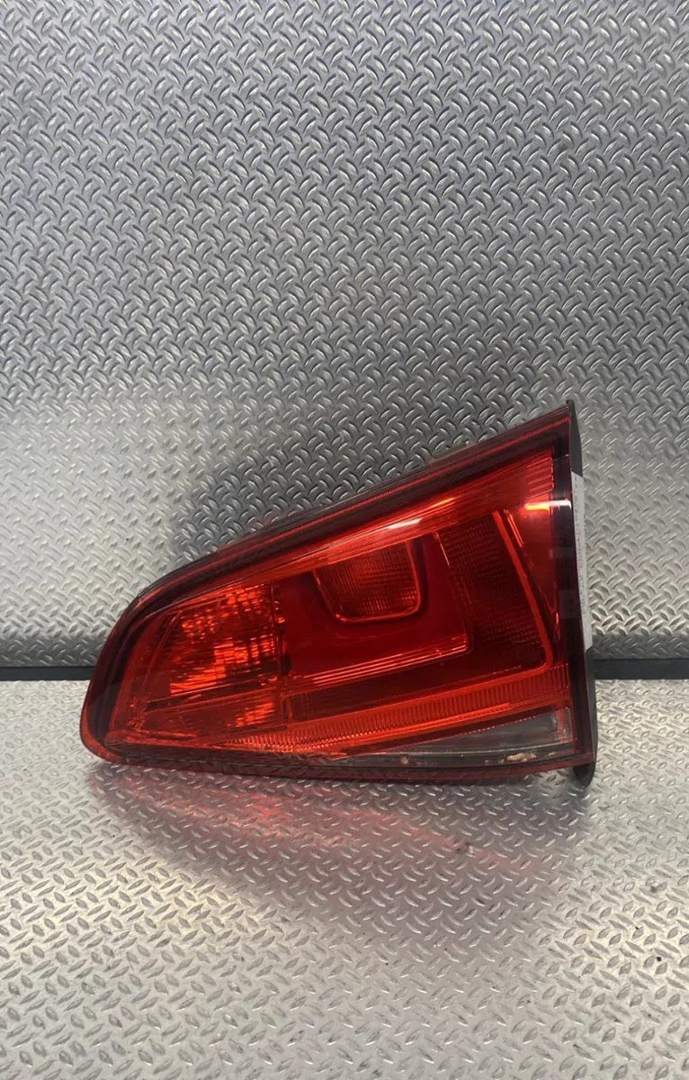 Feu arrière intérieur droit VOLKSWAGEN GOLF 7 GOLF 7 PHASE 1 occasion