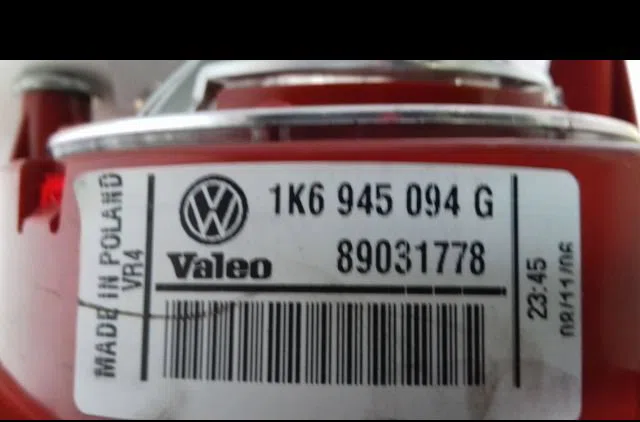 Feu arrière intérieur droit Volkswagen GOLF V (1K1) 2.0 tdi 16v (2003-2008) occasion