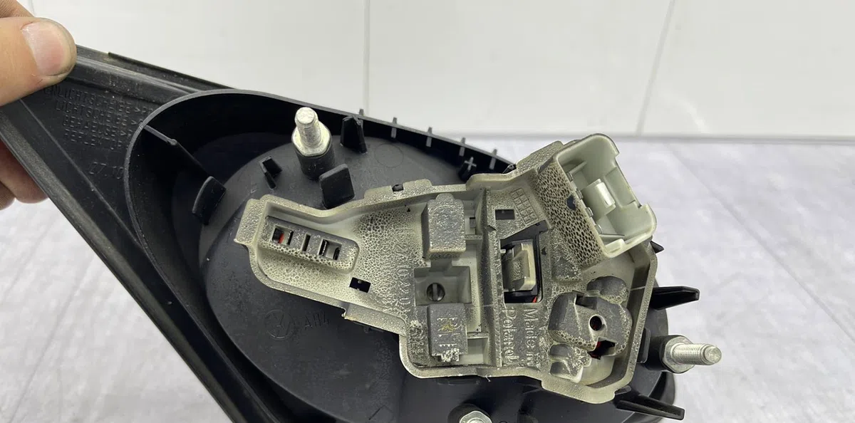 Feu arrière intérieur droit VOLKSWAGEN PASSAT 5 CC COUPE occasion