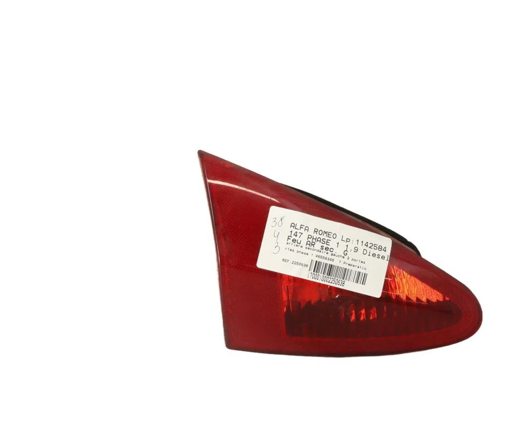Feu arrière interieur gauche Alfa romeo 147 (937_) 1.9 jtd (937.axf1a, 937.bxf1a) (2003-2010) occasion