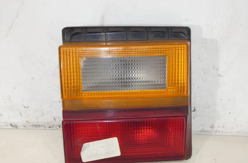Feu arrière interieur gauche AUDI 100 3 occasion