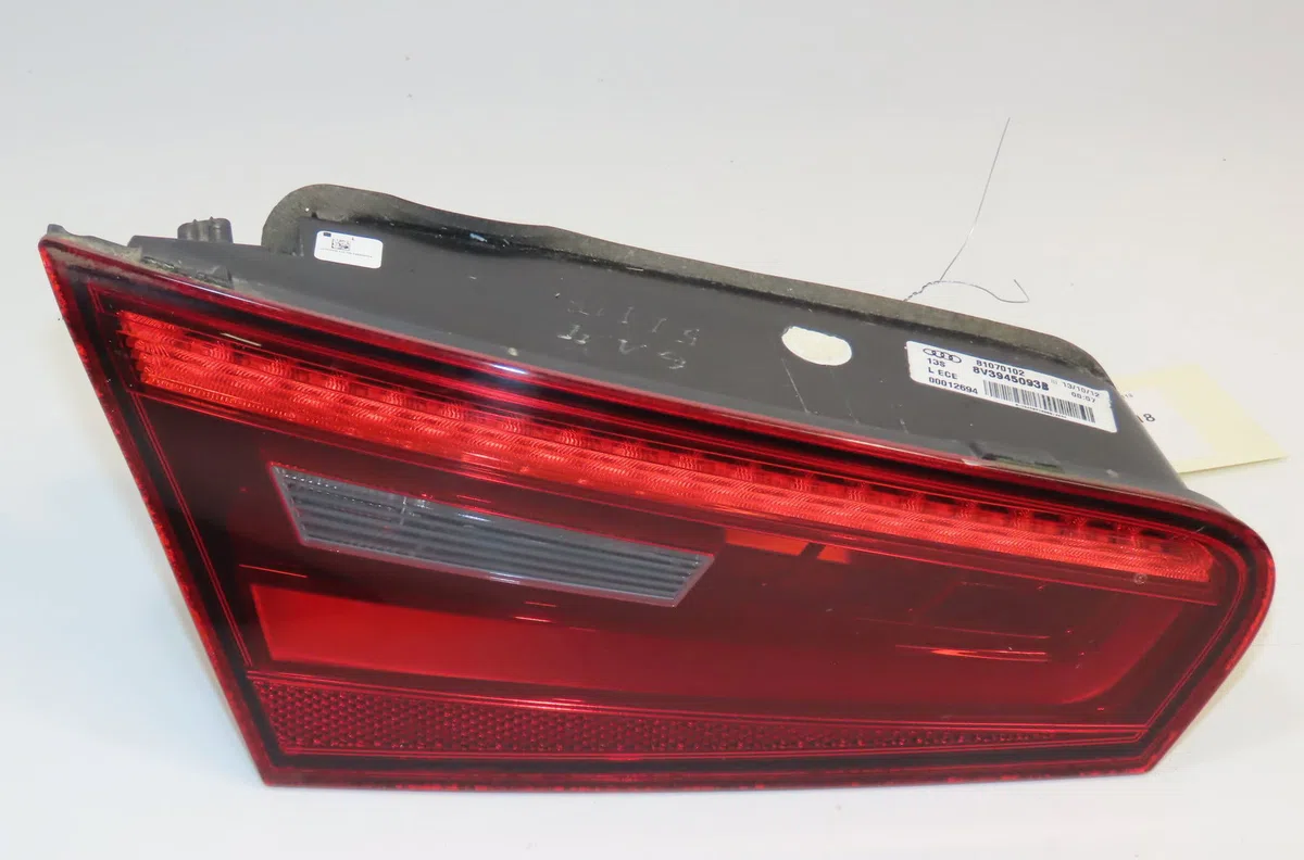 Feu arrière interieur gauche Audi A3 (8V1, 8VK) 1.4 tfsi (2012-2014) occasion