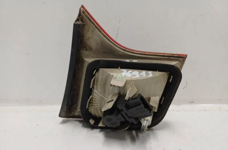 Feu arrière interieur gauche AUDI A4 2 PHASE 2 occasion