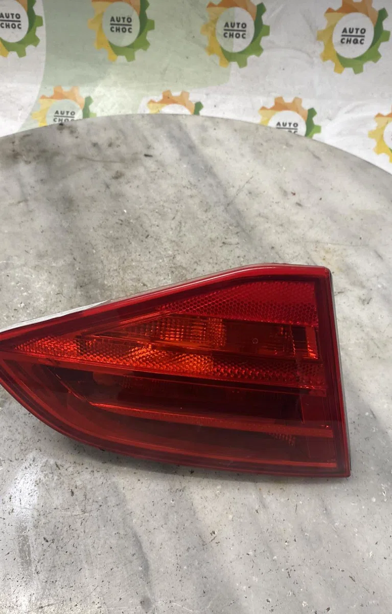 Feu arrière interieur gauche AUDI A4 3 AVANT PHASE 1 BREAK occasion