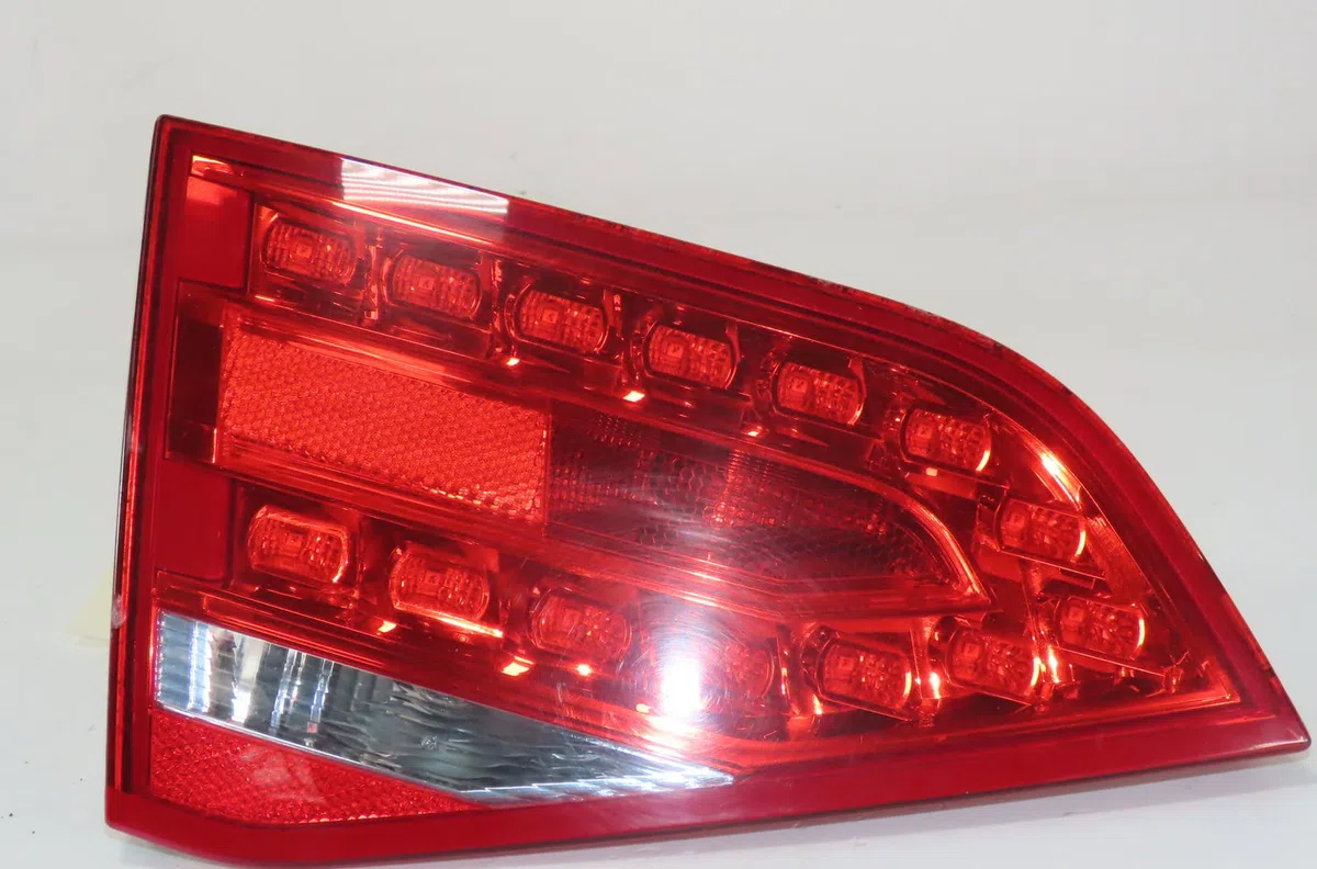 Feu arrière interieur gauche Audi A4 B8 (8K2) 2.0 tdi quattro (2011-2015) occasion
