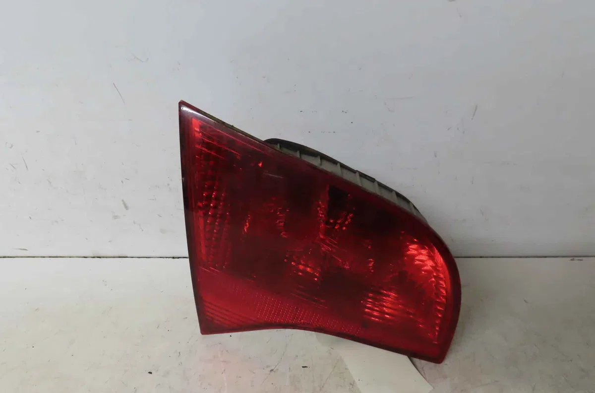 Feu arrière interieur gauche AUDI A4 II occasion