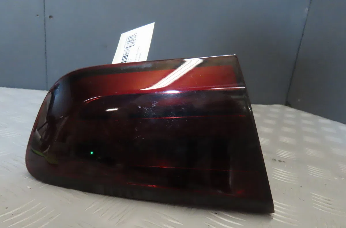 Feu arrière interieur gauche BMW SERIE 1 2015 occasion