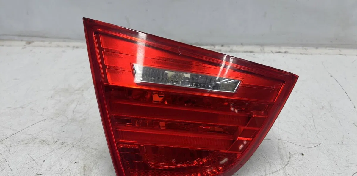 Feu arrière interieur gauche BMW SERIE 3 E90 PHASE 2 occasion
