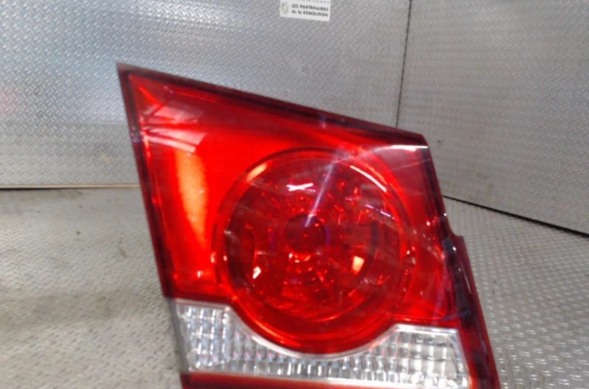 Feu arrière interieur gauche Chevrolet CRUZE (J300) 2.0 cdi (2010) occasion