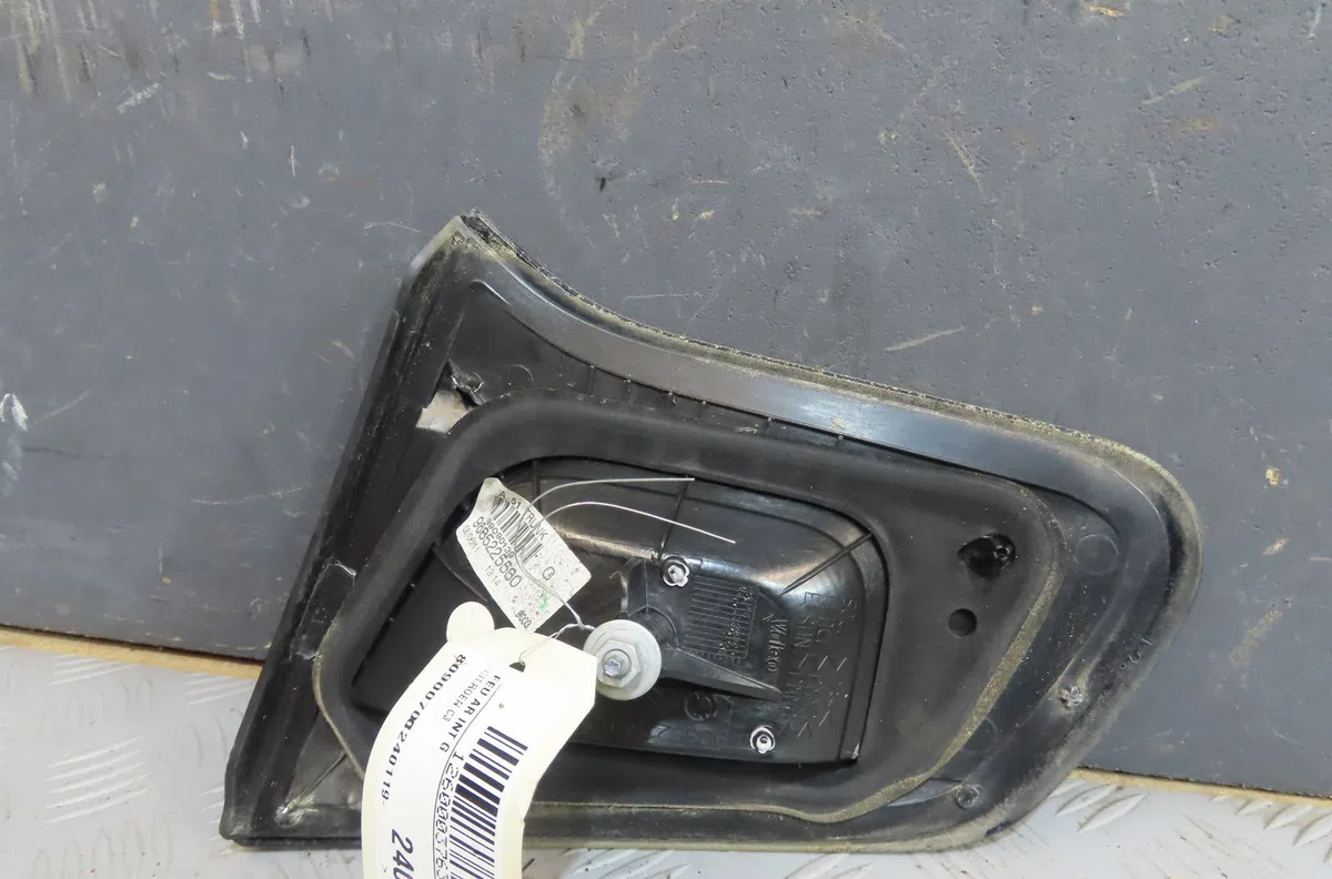 Feu arrière interieur gauche Citroen C3 II (SC_) 1.1 i (2009-2013) occasion