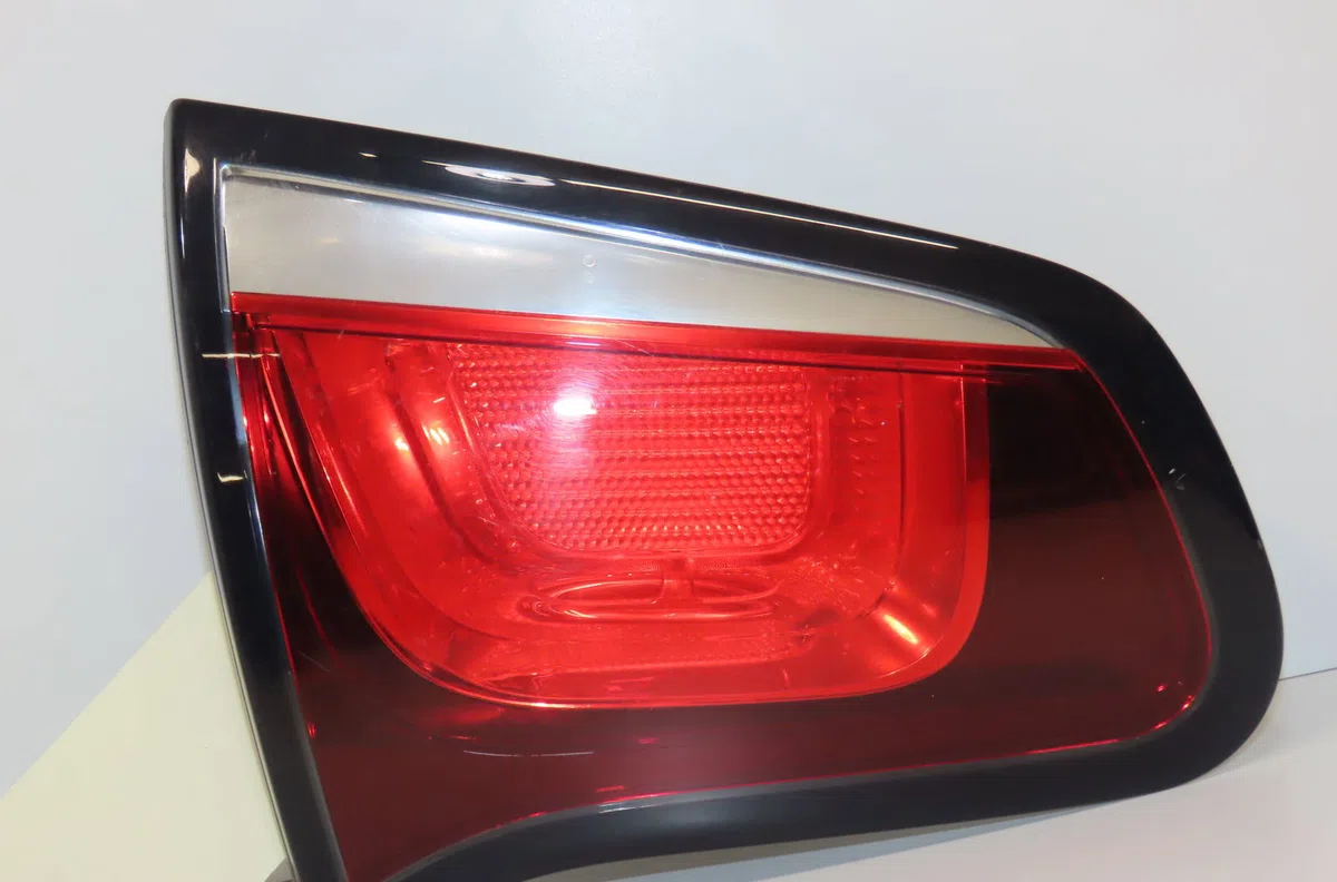 Feu arrière interieur gauche Citroen C3 II (SC_) 1.4 hdi 70 (sc8hzc, sc8hr0, sc8hp4) (2009) 5 portes occasion