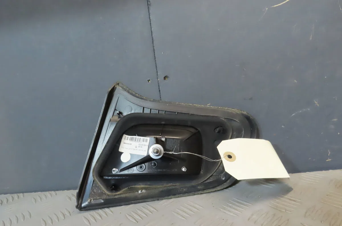 Feu arrière interieur gauche Citroen C3 II (SC_) 1.6 bluehdi 75 (2015) occasion