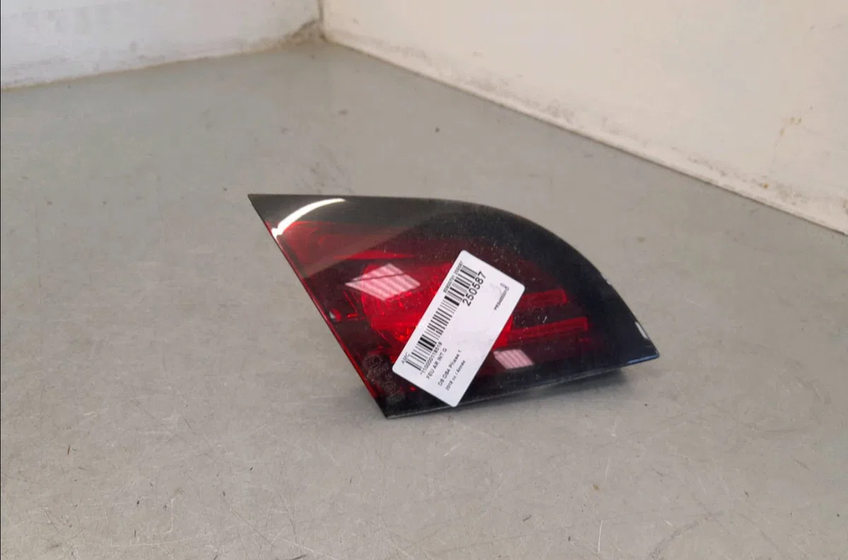 Feu arrière interieur gauche Citroen DS4 (NX_) 1.2 thp 130 (2014-2015) occasion