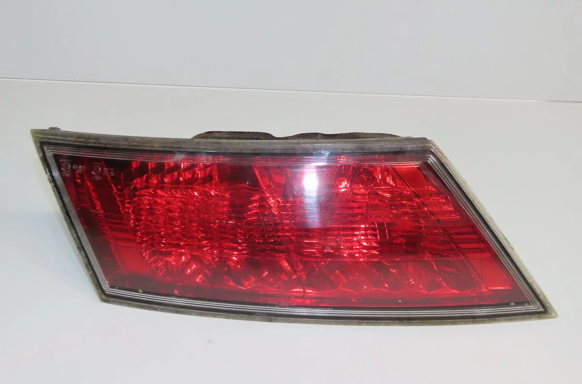Feu arrière interieur gauche Honda CIVIC VIII Hatchback (FN, FK) 1.4 (fk1, fn4) (2008) occasion