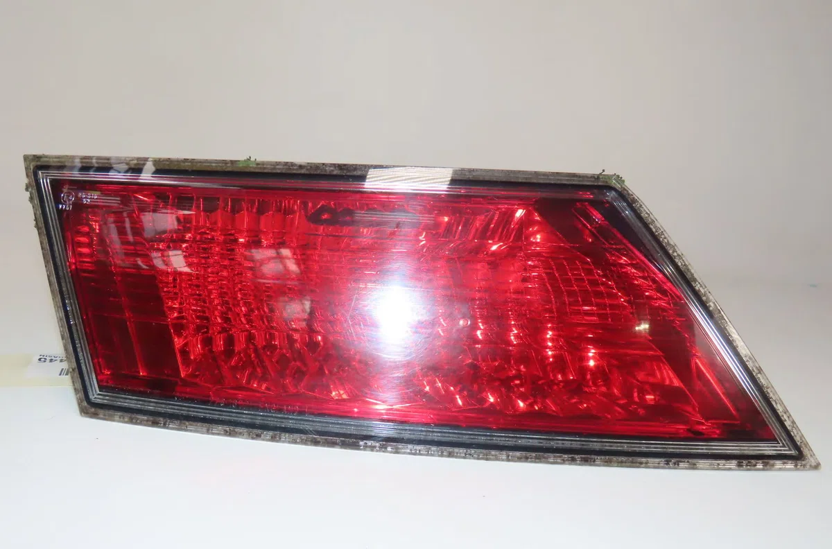 Feu arrière interieur gauche Honda CIVIC VIII Hatchback (FN, FK) 2.2 ctdi (fk3) (2005) 5 portes occasion