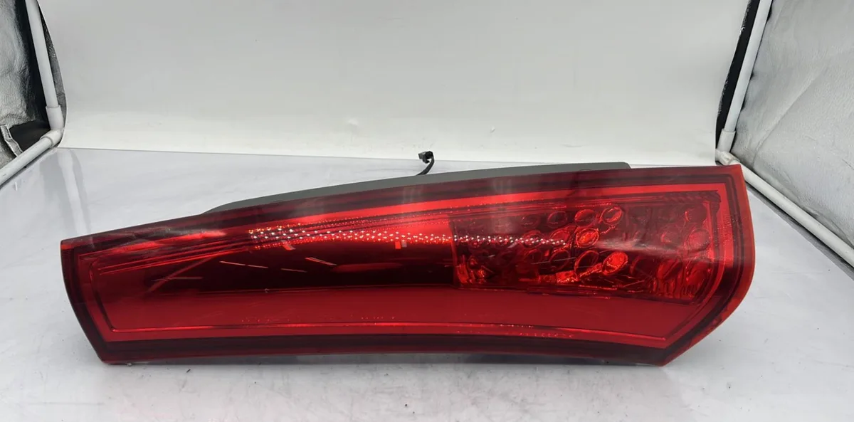 Feu arrière interieur gauche KIA CEE-D 1 SPORT WAGON PHASE 2 BREAK occasion