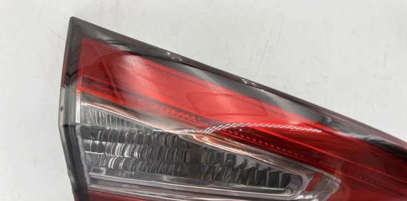 Feu arrière interieur gauche KIA RIO 3 PHASE 1 occasion