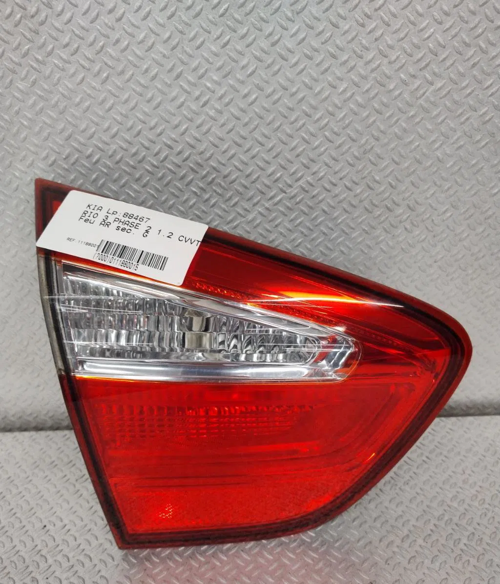 Feu arrière interieur gauche KIA RIO 3 RIO 3 PHASE 2 occasion