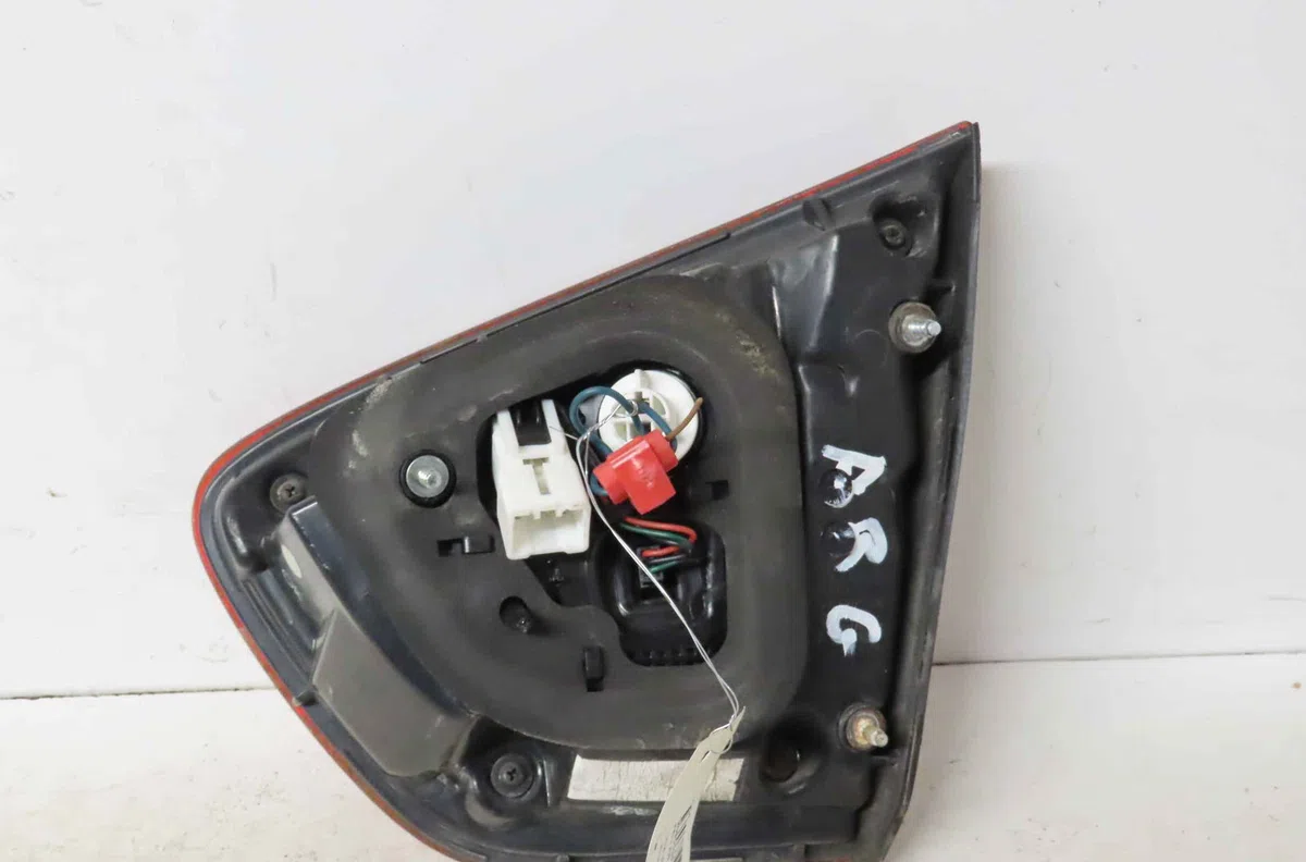 Feu arrière interieur gauche KIA RIO III occasion