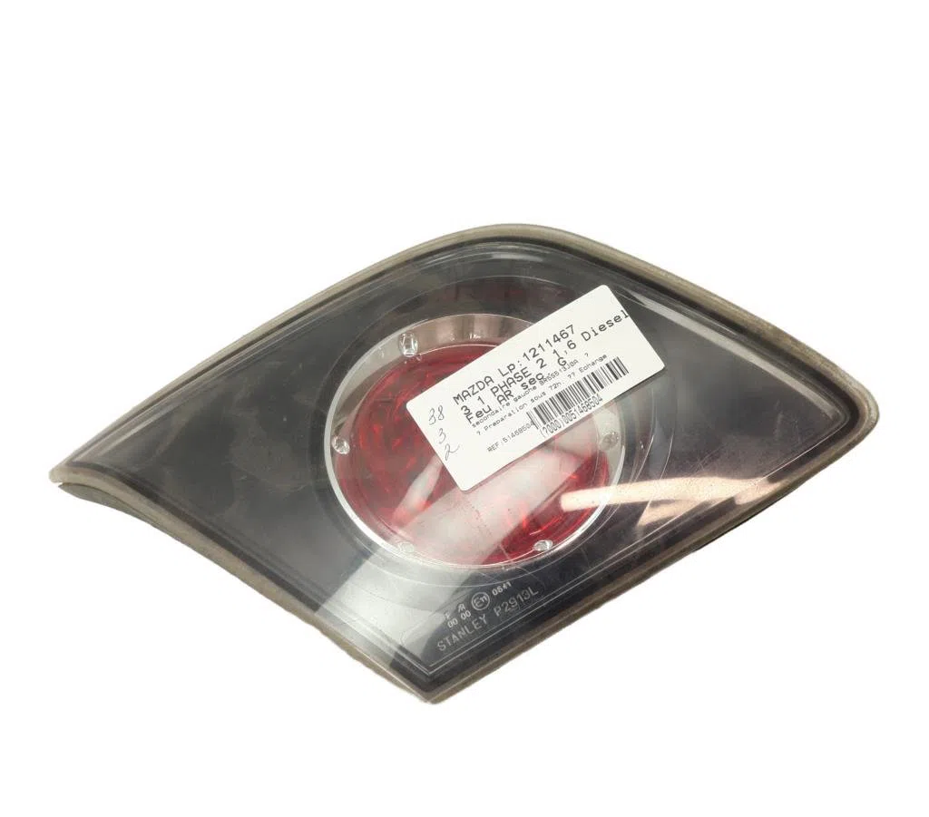Feu arrière interieur gauche Mazda 3 A trois volumes (BK) 1.6 di turbo (bk12y) (2004-2009) occasion
