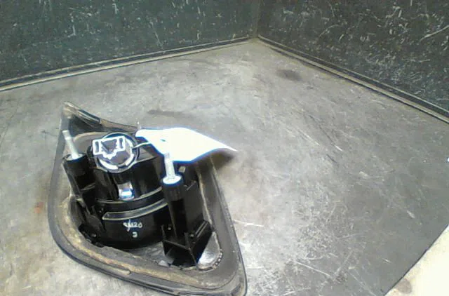 Feu arrière interieur gauche Mazda 3 (BK) 1.6 (bk14) (2003-2009) occasion