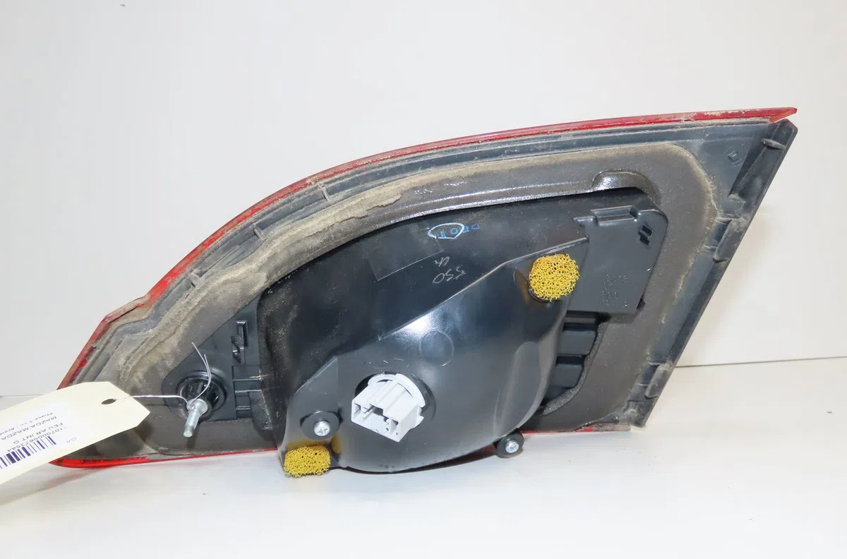 Feu arrière interieur gauche Mazda 5 (CW) 1.6 cd (2010) 5 portes occasion
