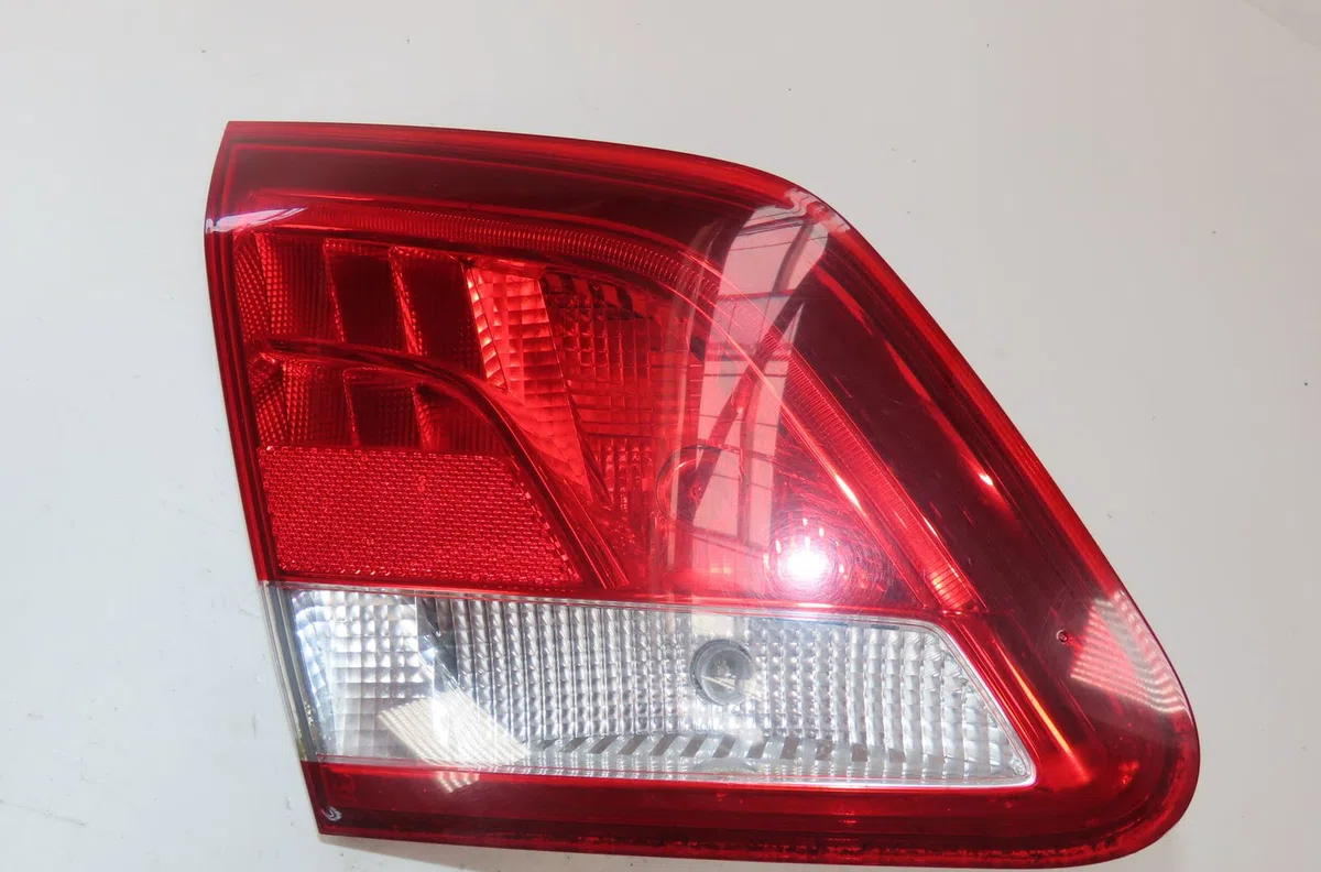 Feu arrière interieur gauche Mercedes-benz CLASSE B Sports Tourer (W246, W242) B 180 cdi - d (246.212) (2013-2018) occas