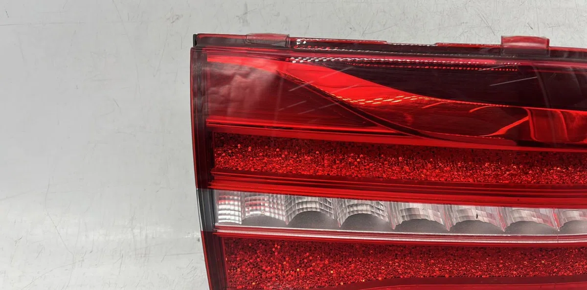 Feu arrière interieur gauche MERCEDES CLASSE E 213 PHASE 1 BREAK occasion