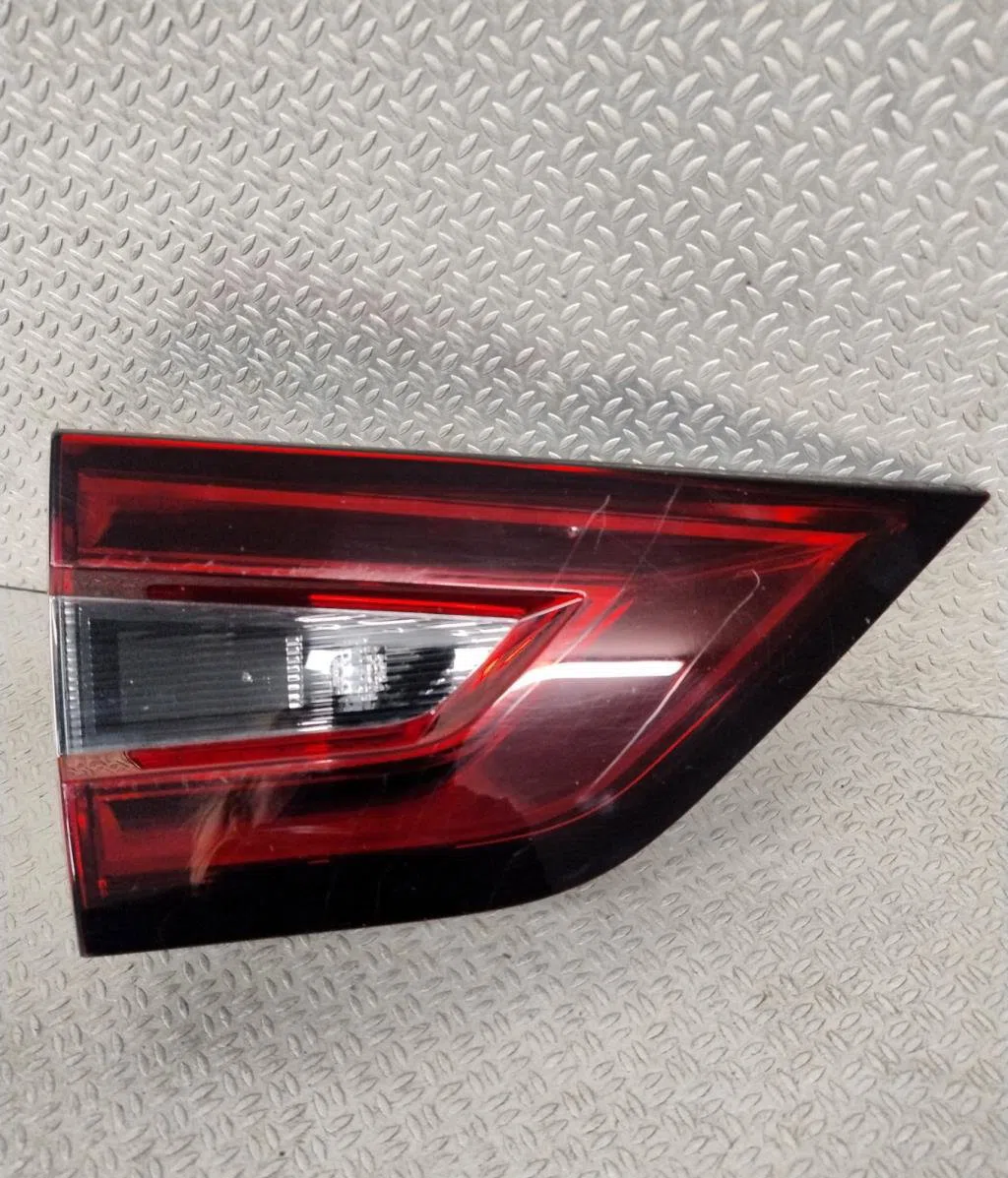 Feu arrière interieur gauche NISSAN JUKE 2 JUKE 2 occasion