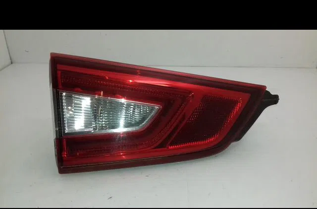 Feu arrière interieur gauche Nissan QASHQAI II SUV (J11, J11_) 1.2 dig-t (2013) occasion