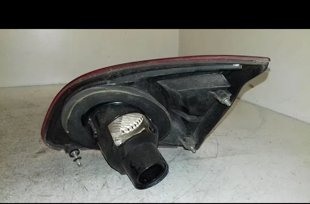 Feu arrière interieur gauche Nissan QASHQAI - QASHQAI 2 I (J10, NJ10, JJ10E) 1.5 dci (2010-2013) 5 portes occasion