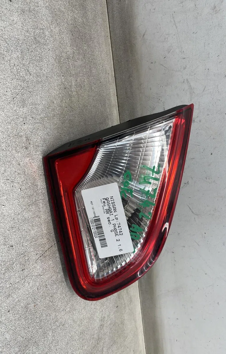 Feu arrière interieur gauche Nissan QASHQAI - QASHQAI 2 I (J10, NJ10, JJ10E) 1.6 dci (2011-2013) 5 portes occasion