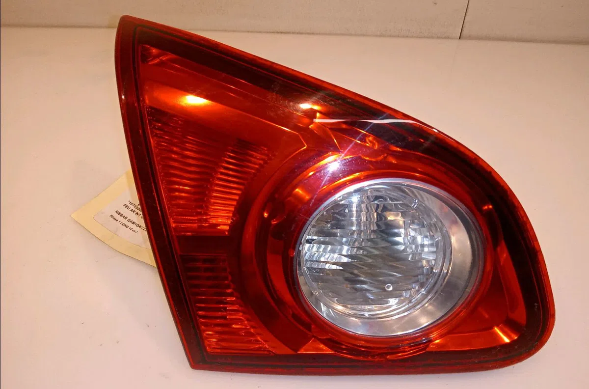 Feu arrière interieur gauche Nissan QASHQAI - QASHQAI 2 I (J10, NJ10, JJ10E) 2.0 dci (2007-2013) occasion