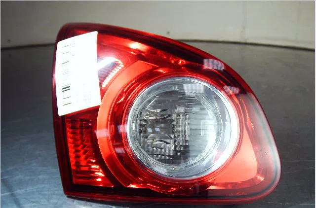 Feu arrière interieur gauche Nissan QASHQAI - QASHQAI 2 I (J10, NJ10, JJ10E) 2.0 dci (2007-2013) occasion