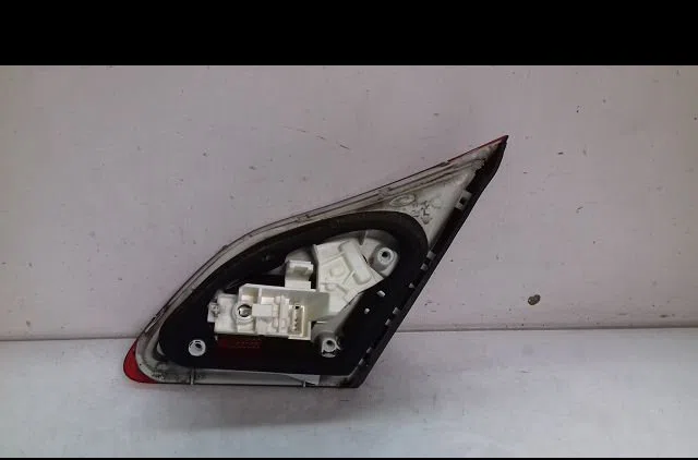 Feu arrière interieur gauche Opel ASTRA J (P10) 1.7 cdti (68) (2009-2015) occasion