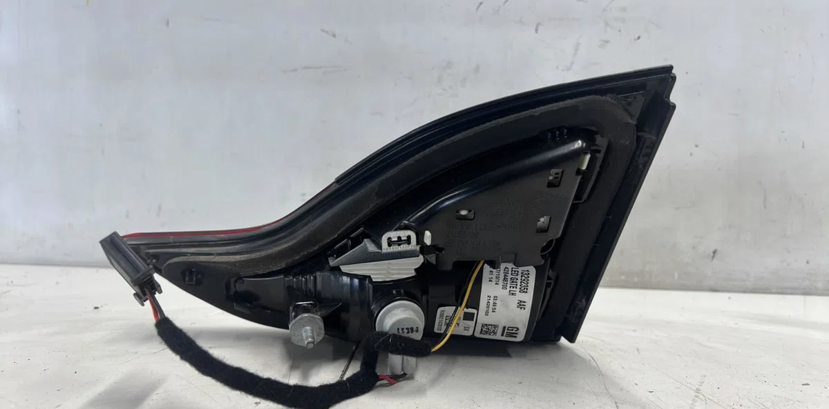 Feu arrière interieur gauche OPEL ZAFIRA TOURER C PHASE 1 occasion
