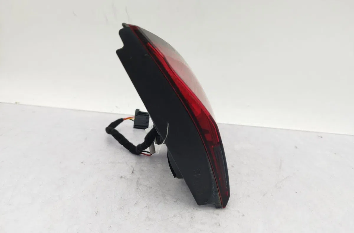 Feu arrière interieur gauche OPEL ZAFIRA TOURER C PHASE 2 occasion
