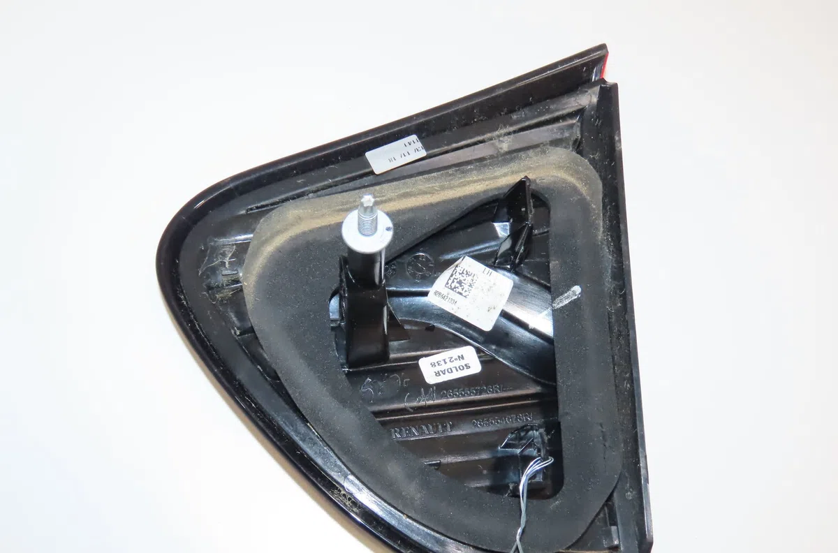Feu arrière interieur gauche Renault CAPTUR I (J5_, H5_) 0.9 tce 90 (2013) 5 portes occasion