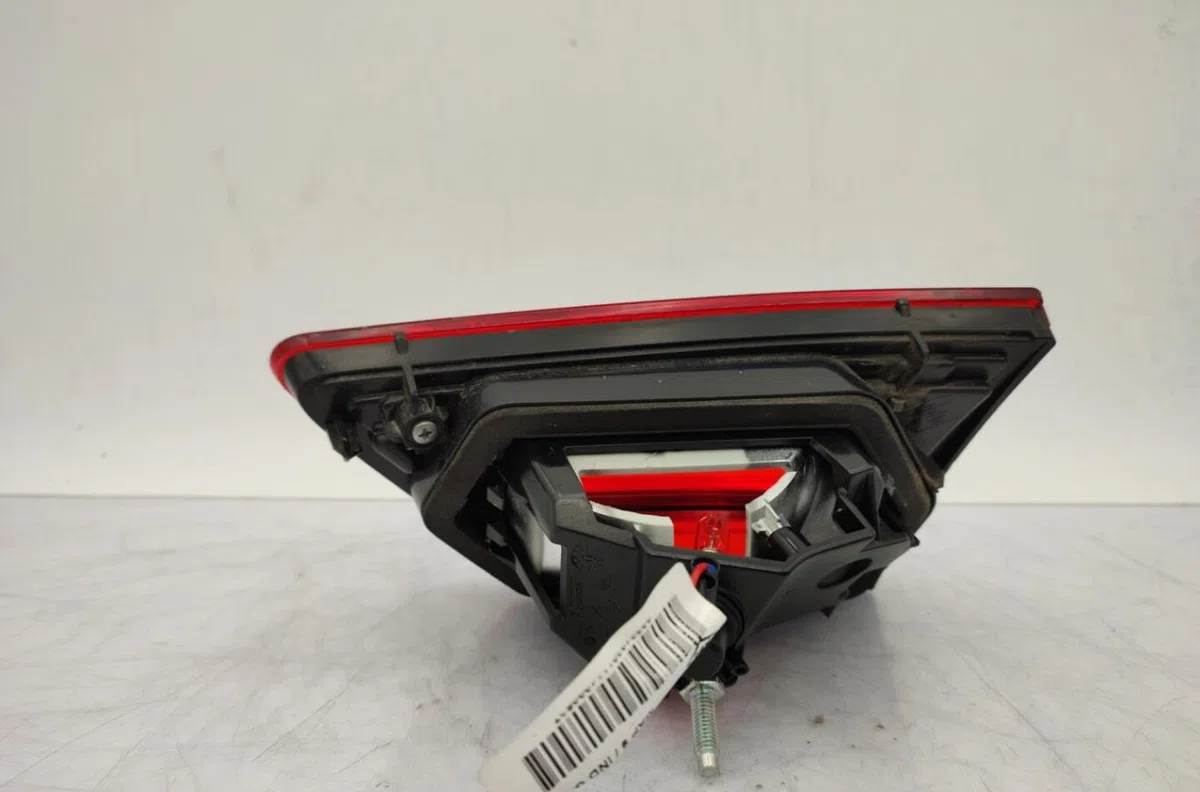 Feu arrière interieur gauche RENAULT CLIO 4 PHASE 1 occasion