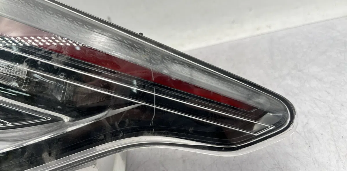 Feu arrière interieur gauche RENAULT CLIO 5 PHASE 1 occasion