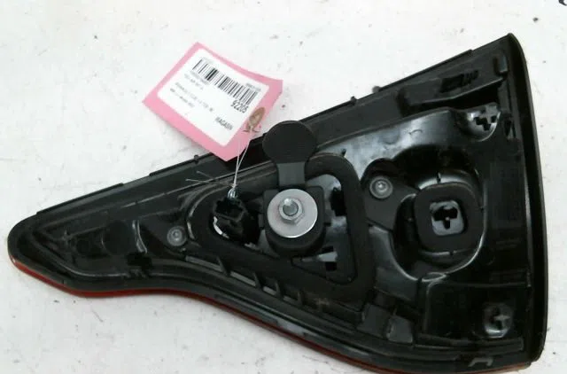 Feu arrière interieur gauche Renault CLIO V (B7_) Tce 90 (b7mt) (2020) occasion