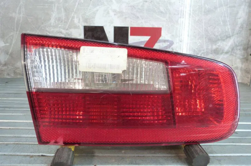 Feu arrière interieur gauche RENAULT LAGUNA 2 PHASE 2 occasion
