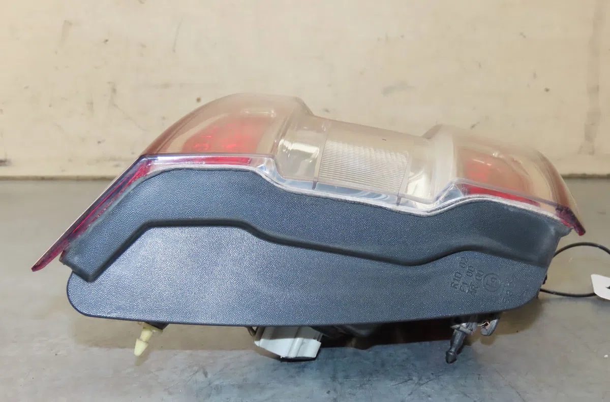 Feu arrière interieur gauche Renault MEGANE III Grandtour (KZ0-1) 1.5 dci (kz09, kz0d, kz1g, kz29, kz14, kz1w, kz10, kz1