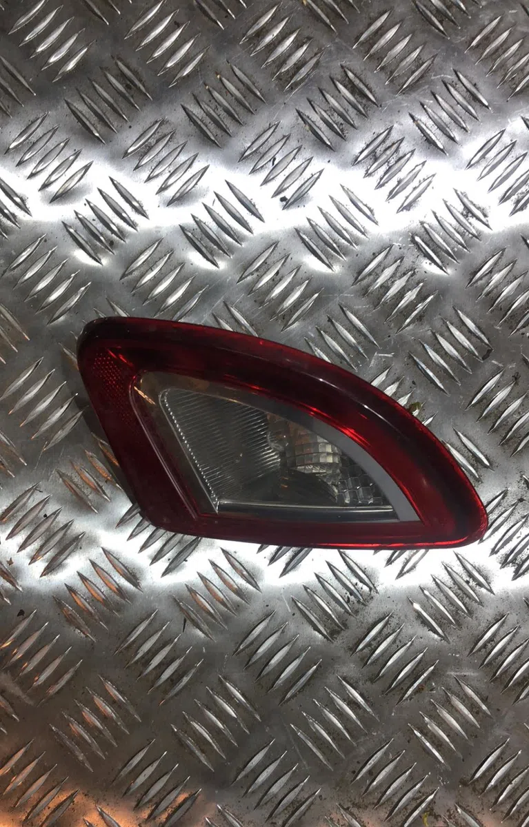 Feu arrière interieur gauche RENAULT TWINGO 2 PHASE 2 occasion