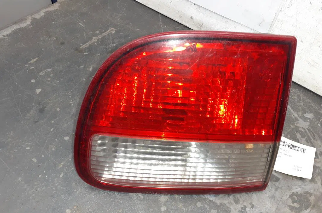 Feu arrière interieur gauche Seat LEON (1M1) 1.9 tdi (1999-2006) occasion